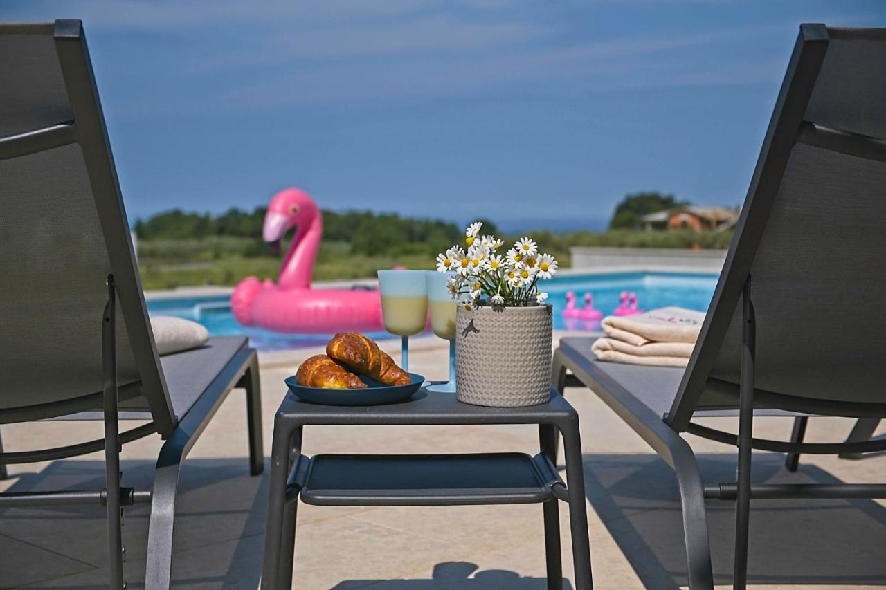 Villa Flamingo Kaštelir Eksteriør billede
